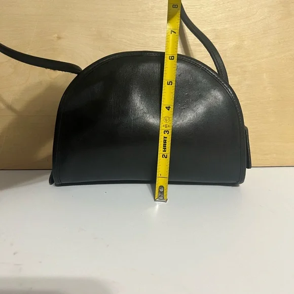Coach vintage Black Leather Crossbody Bag made in USA1015-217